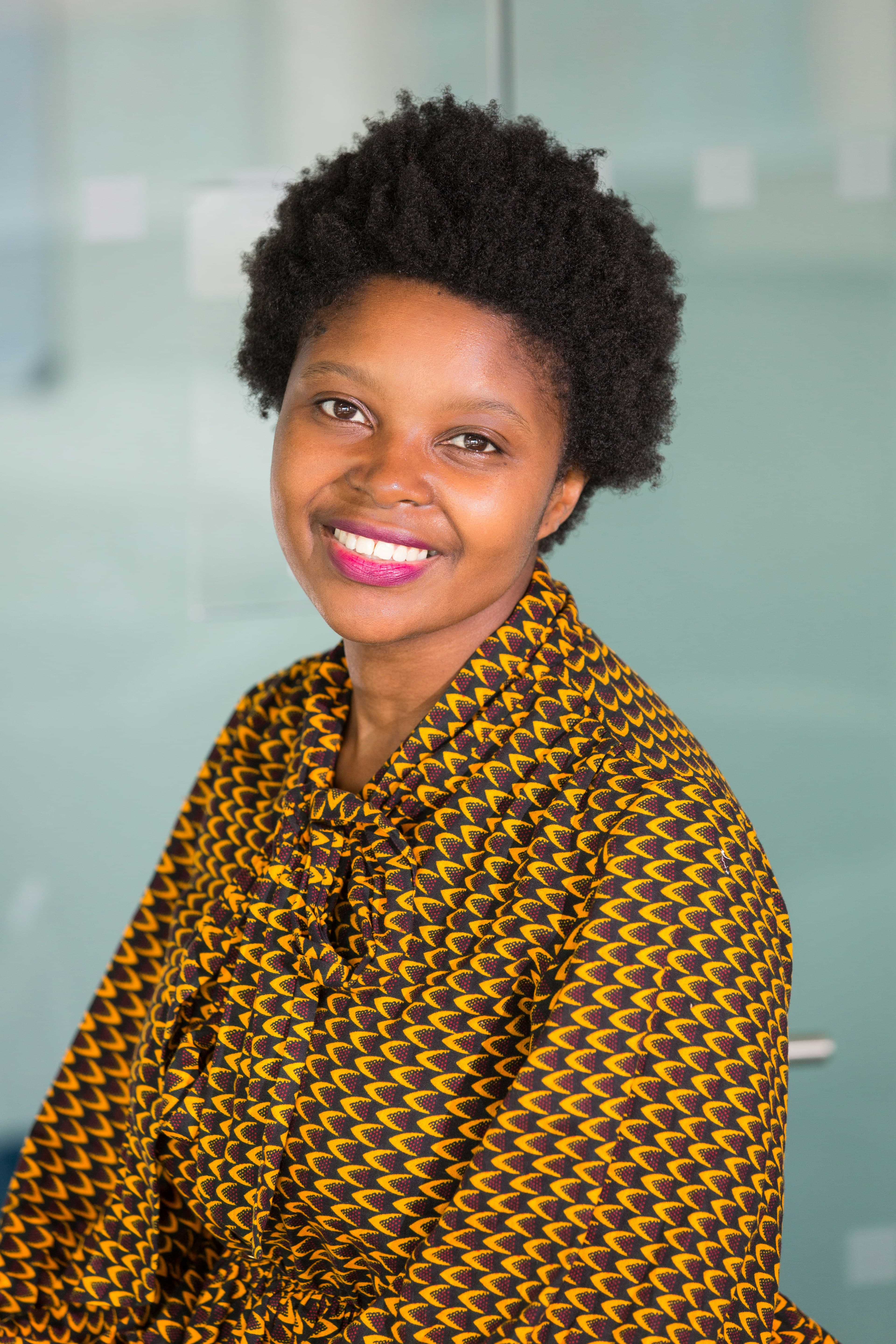 Equipe em conversa de trabalho colaborativa